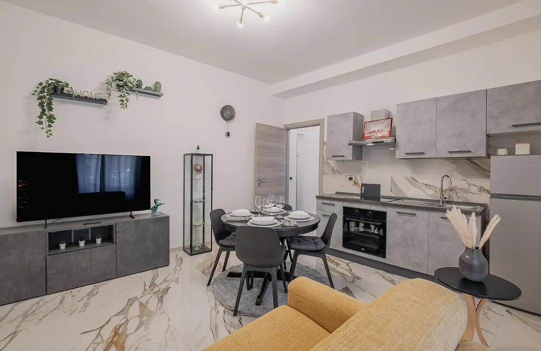 Petit House Roma-1